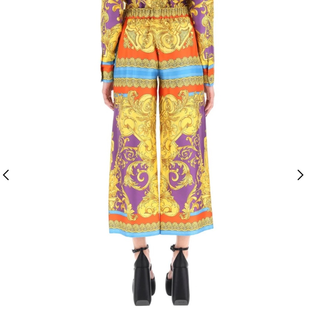Versace Medusa Renaissance-Print Wide Leg Culottes - Picture 4 of 9